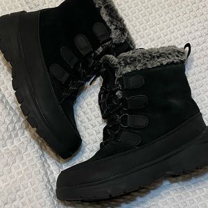 All in motion Waterproof winter boots black with fur